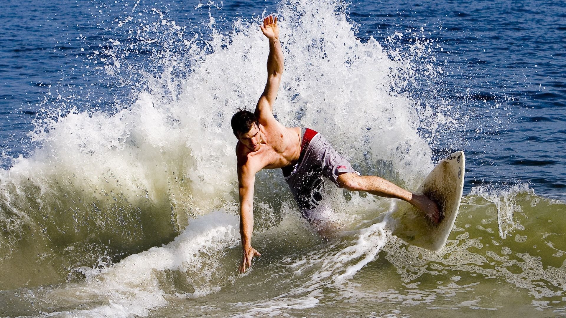 勇士大胜太阳,库里带队稳住领先,最终逆转取胜,勇士胜太阳获4连胜