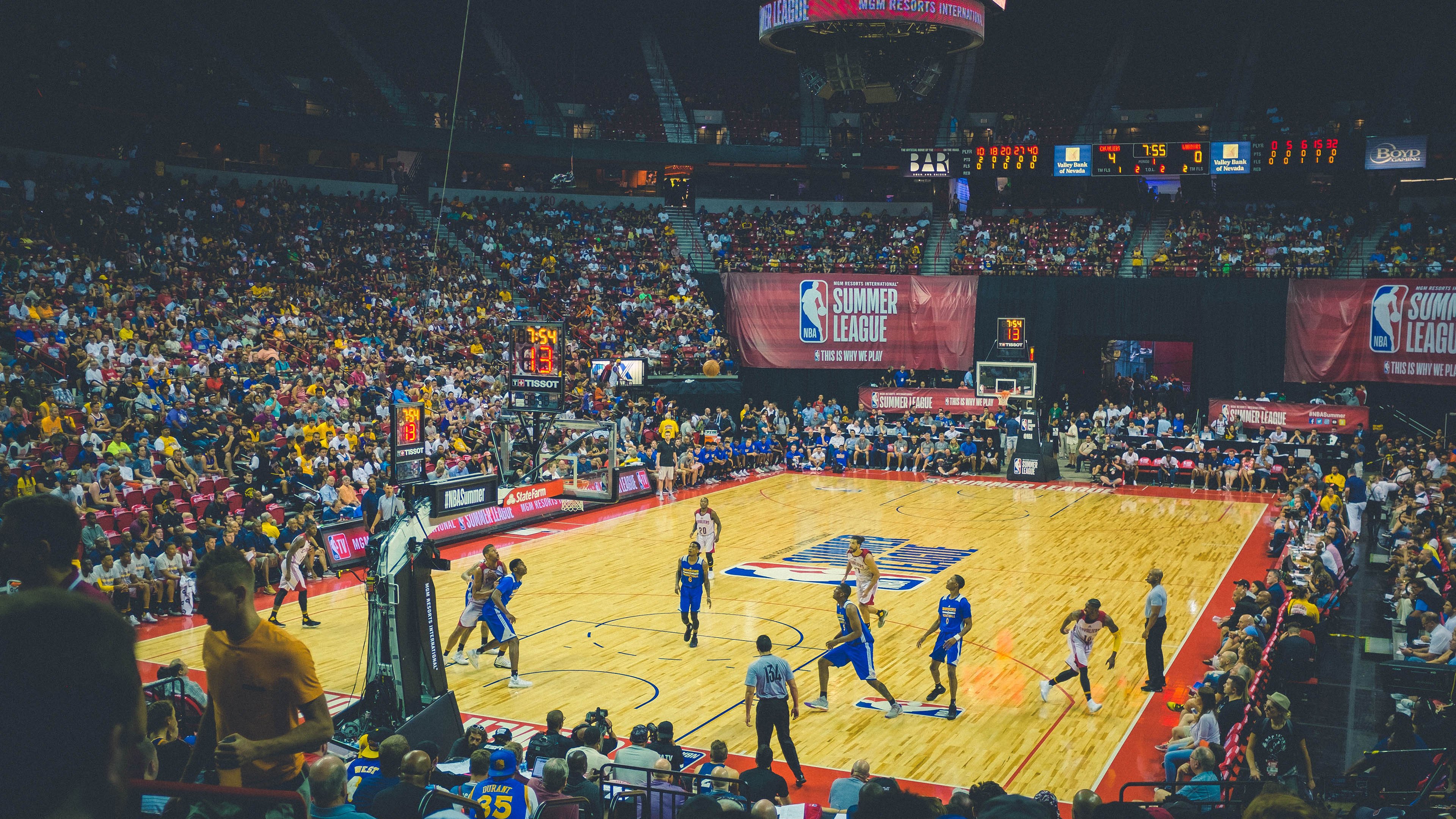 NBA官方评选:本赛季最精彩瞬间TOP10!,nba最精彩比赛